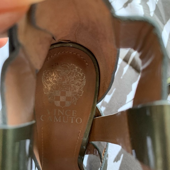 Vince Camuto green patent heels - Picture 4 of 5